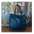 Filippo, sac cabas cuir bleu canard et poche mordorée, de dos